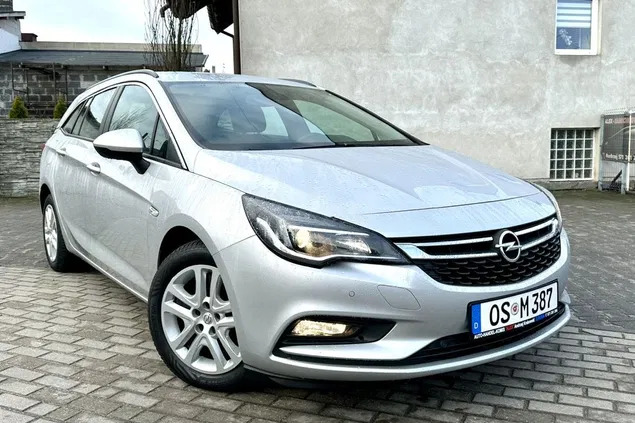 mazowieckie Opel Astra cena 37900 przebieg: 168000, rok produkcji 2017 z Wąbrzeźno
